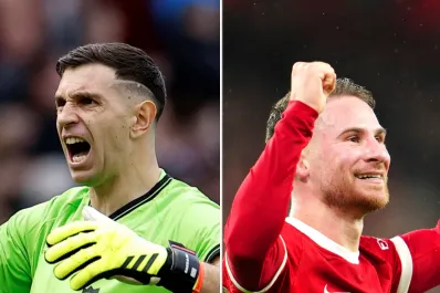 La particular dedicatoria de Dibu Martínez en la camiseta de Mac Allister: le gusta el show...