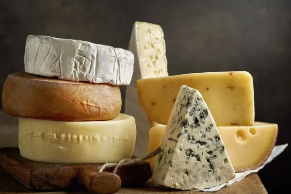 Detectan un brote de listeriosis en Tucumán asociado a un queso no declarado