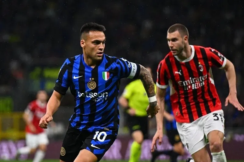 El Inter de Lautaro perdió el clásico por goleada y se quedó sin final