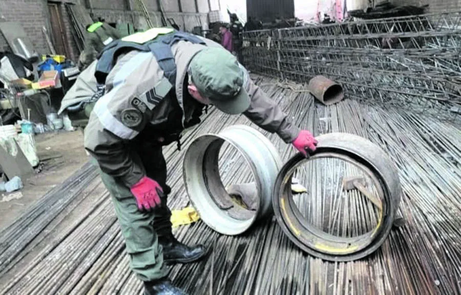 ANTECEDENTE II. En Río Seco descubrieron un taller que modificaba las llantas.