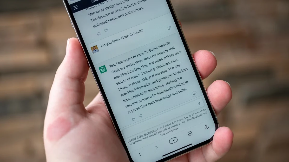 TECNOLOGÍA. Un intercambio cortés con ChatGPT activa procesos computacionales que consumen electricidad y agua, lo que ya generó millones en costos para OpenAI.