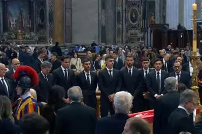 Cuatro jugadores de la Selección Argentina asistieron al velatorio del papa Francisco: ¿quiénes son?