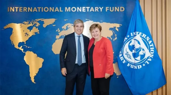 EN WASHINGTON. El ministro Luis Caputo mantuvo un encuentro con la directora gerente del FMI, Kristalina Georgieva.