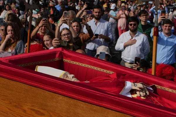 Un benefactor anónimo pagó el entierro del papa Francisco