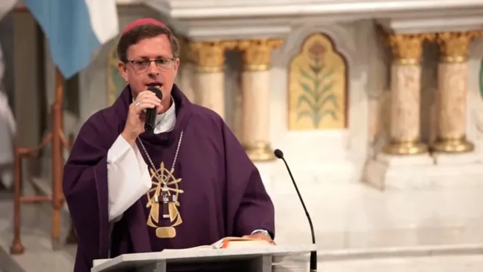 Jorge García Cuerva, el Arzobispo de Buenos Aires, no viajará a despedir al papa Francisco