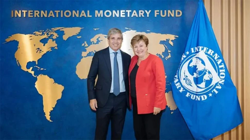 EN WASHINGTON. El ministro Luis Caputo mantuvo un encuentro con la directora gerente del FMI, Kristalina Georgieva.