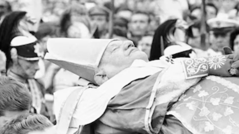 Así fueron los funerales más impactantes del Vaticano