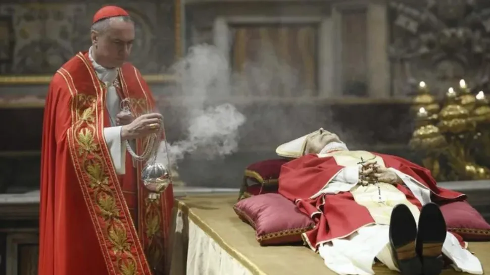 Así fueron los funerales más impactantes del Vaticano