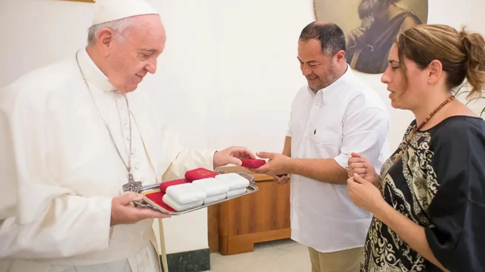 Un milagro, una carta y una boda: la emotiva historia del papa Francisco y una familia uruguaya
