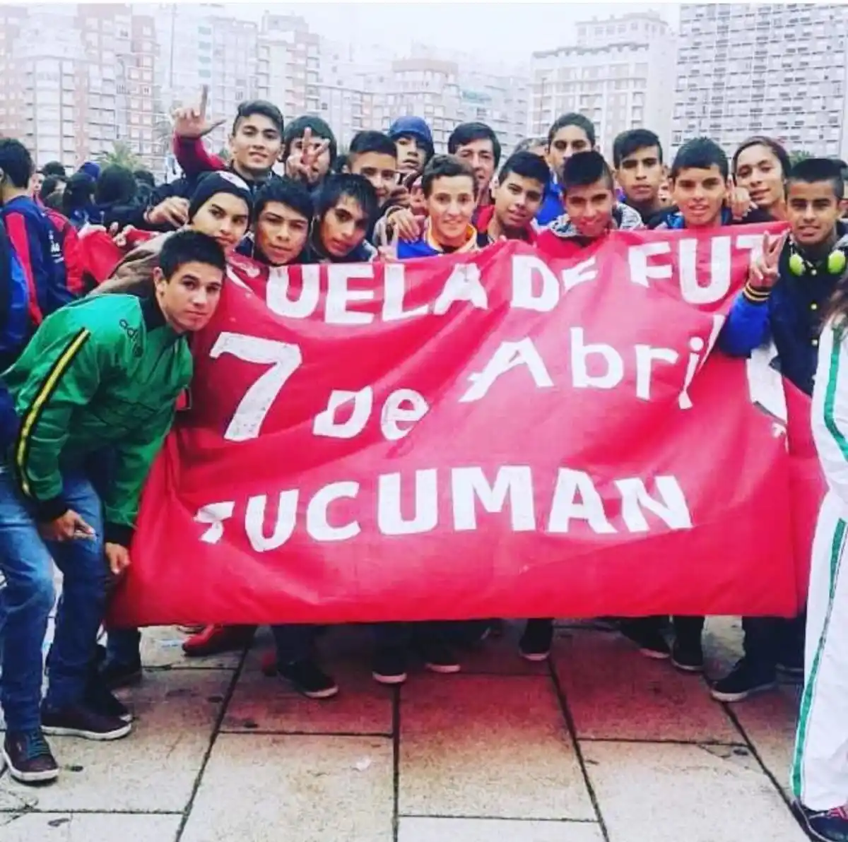 SUS INICIOS. Mauro Verón viajó a Mar del Plata con la escuela de fútbol 7 de Abril.