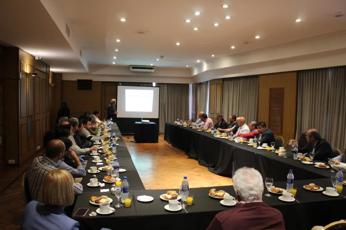 Cumbre azucarera en Tucumán. FOTO IPAAT 