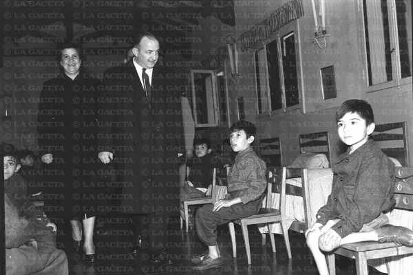 Recuerdos fotográficos: hoy viene de visita el gobernador