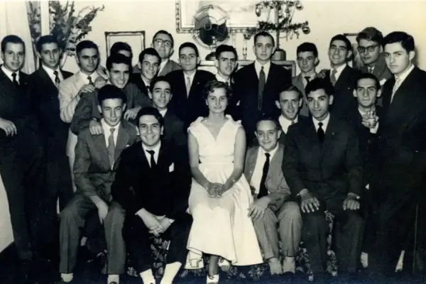 Portero de discoteca y estudiante de Química: el papa Francisco también fue joven