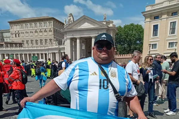 Oscar lleva a Messi y al papa Francisco en el corazón