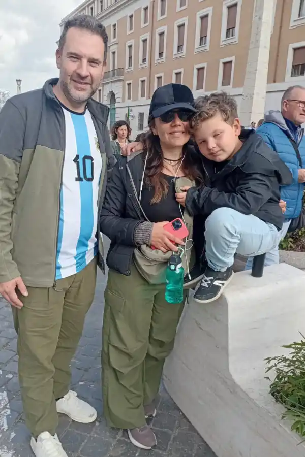 DE ROSARIO. Laureano y Giselle, y su hijo Faustino. 