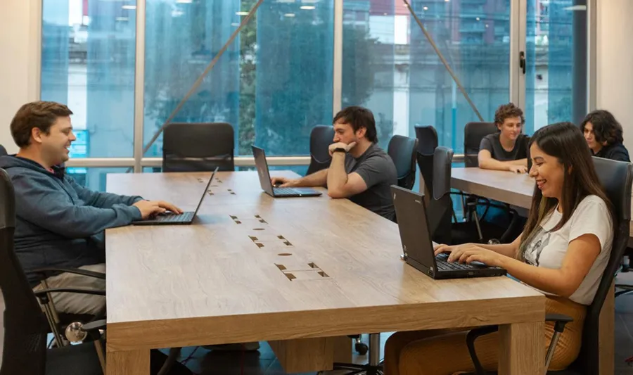 ESTUDIAR PROGRAMACIÓN. El Gobierno de Tucumán inició las preinscripciones al Trayecto de Formación Profesional en Programación. / ARCHIVO LA GACETA