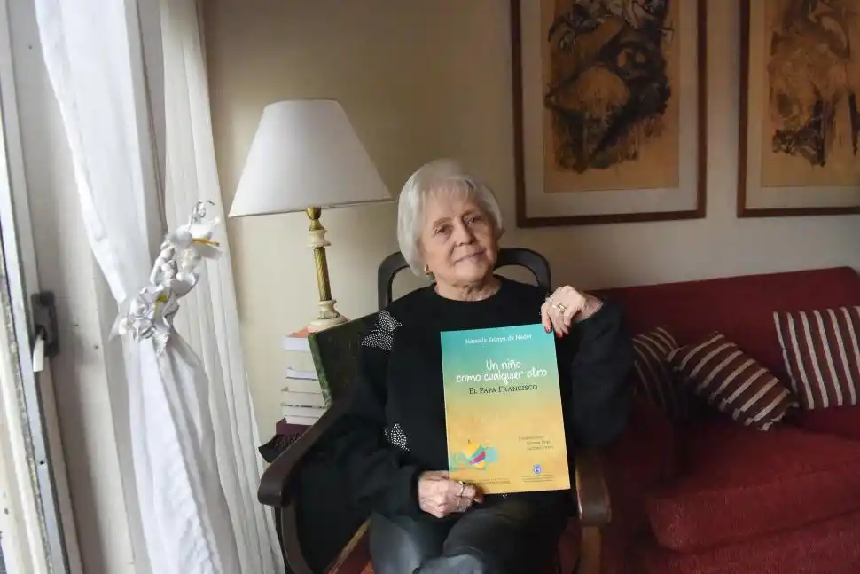 OBRA. El libro tiene 52 páginas que atrapan a los más chicos.