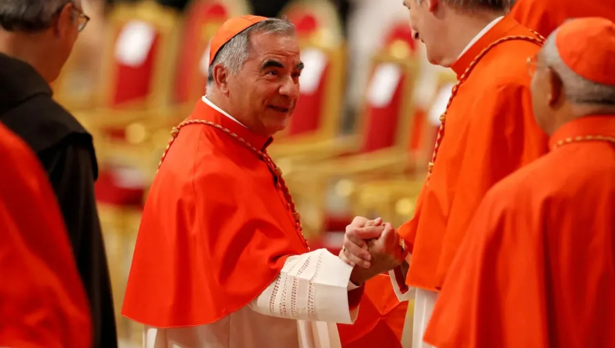 Francisco dejó dos cartas que excluirían a Becciu del cónclave y sacuden la elección del nuevo papa