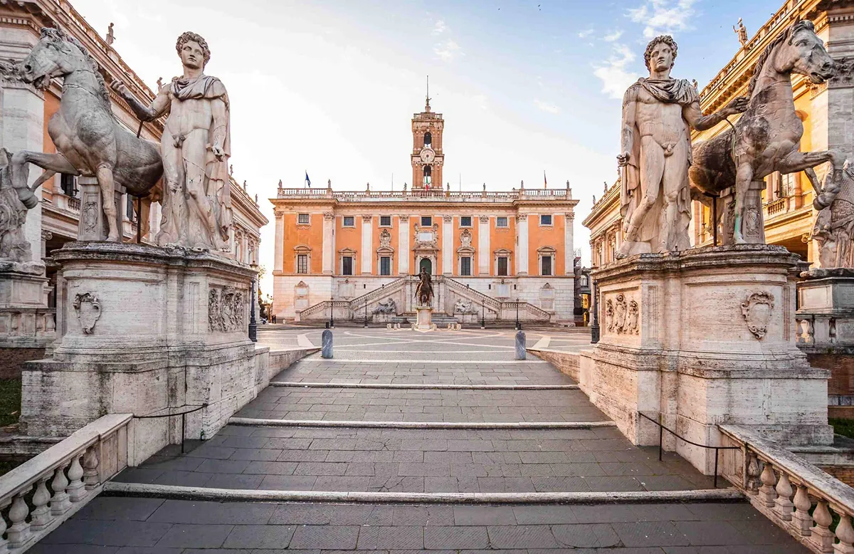 Roma tiene una riqueza arquitectónica que la convierte en polo turístico del mundo.