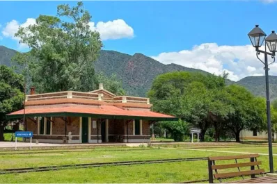 El pueblo escondido del norte que permite viajar a Alemania del siglo 20