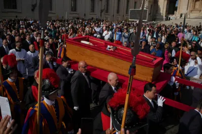 Así transcurre el funeral del papa Francisco: paso a paso de la liturgia