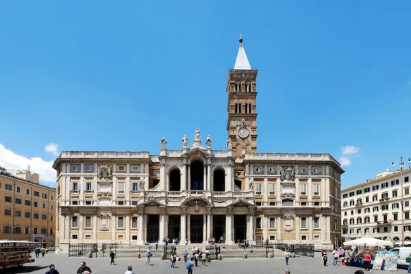 ¿Cuántos papas están enterrados en la Basílica de Santa María la Mayor?