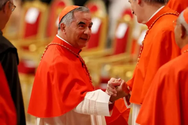Francisco dejó dos cartas que excluirían a Becciu del cónclave y sacuden la elección del nuevo papa