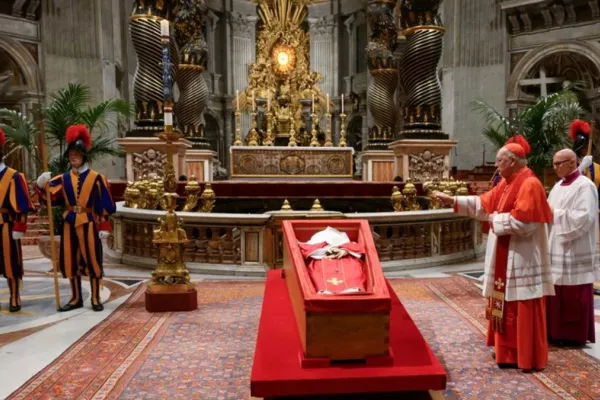 Funeral de Francisco: un ritual de sencillez, fe y humanidad