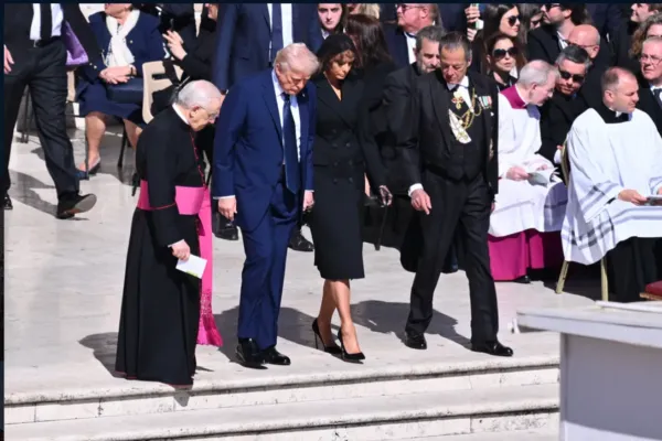 Polémica en el funeral del papa Francisco por la vestimenta de Melania Trump