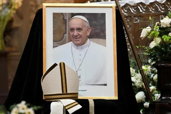 ¿Quiénes son los grandes ausentes al funeral del papa Francisco?