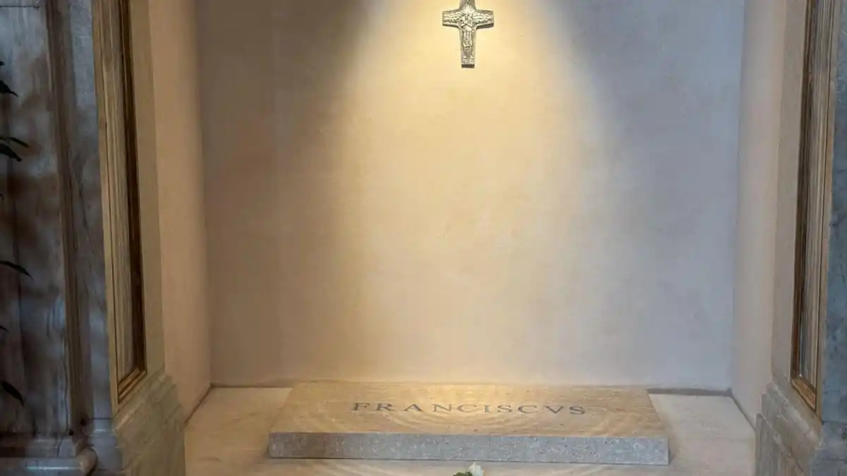Así es la tumba del papa Francisco