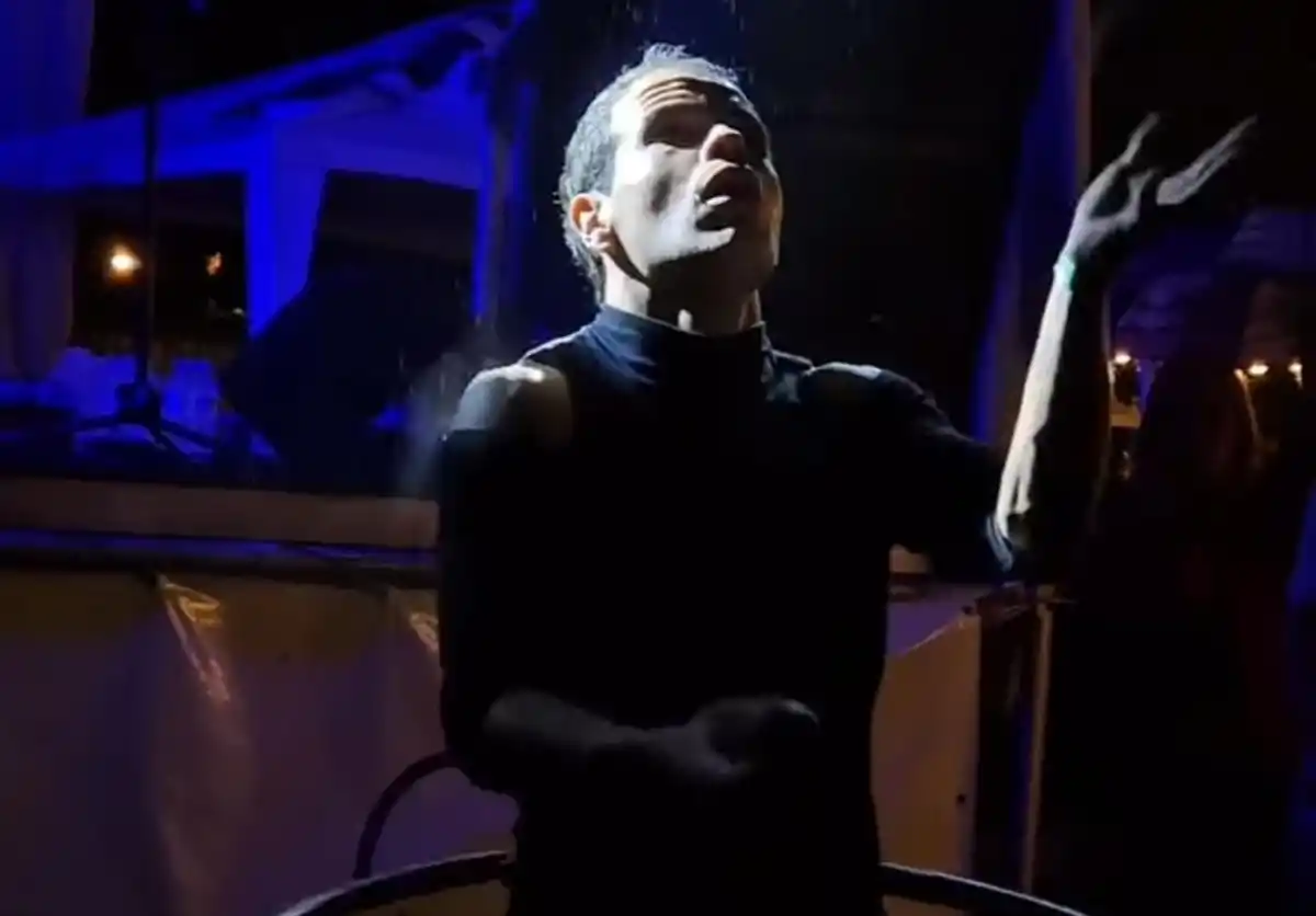 PERFOMANCE. Entre show y show, Be hizo una presentación de su arte performático con hula hoops. / GENTILEZA LA CUPULA PRODUCCIONES