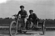 Recuerdos fotográficos: las motos salen al parque