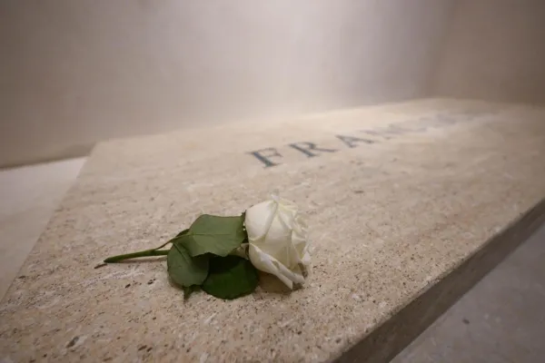 Un nuevo paseo obligado por Roma: visitar la tumba de Francisco