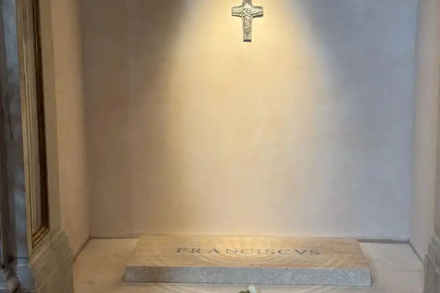 Así es la tumba del papa Francisco