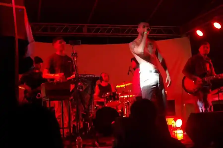 CERCA DEL CIERRE. Ril Fella & Masta Clark repartieron hip hop tucumano para llevar. / GENTILEZA LA CUPULA PRODUCCIONES.