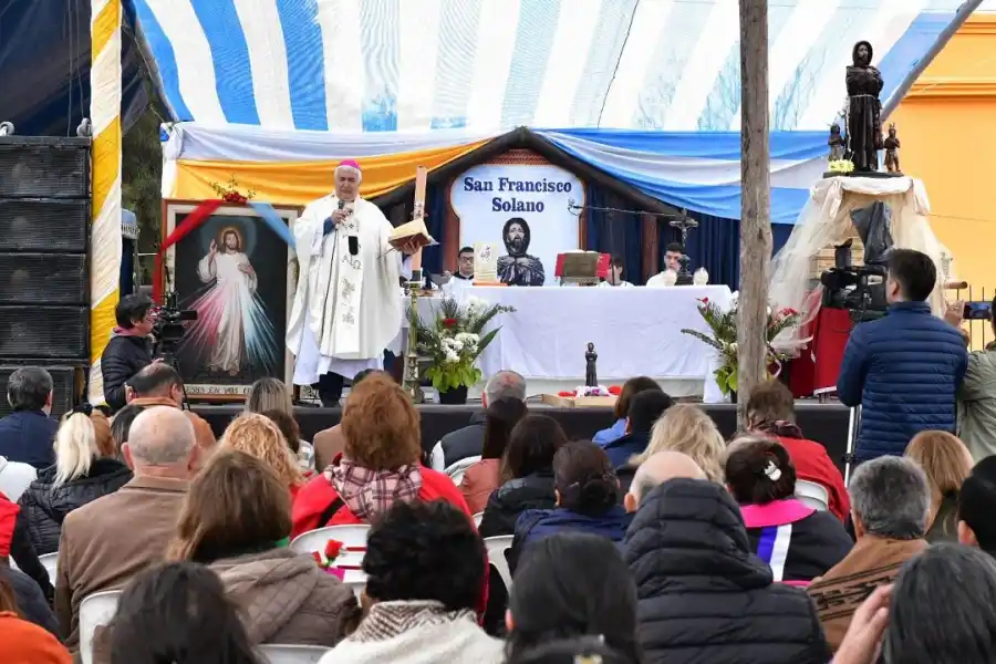 Jaldo participó en Trancas de la misa en honor a San Francisco Solano