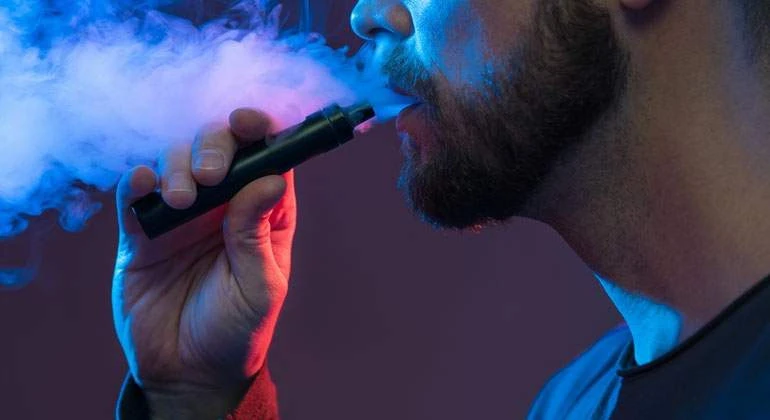 VAPEO. Estudios científicos demuestran que el cigarrillo electrónico libera sustancias cancerígenas.