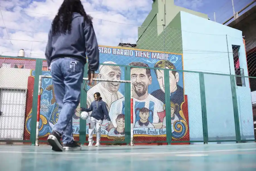 COBIJADOS. Muchos consideran que el Papa los hizo sentir menos solos.