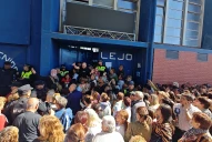 Caos y demoras en el Complejo Belgrano por la escasez de tarjetas Independencia: Es una falta de respeto