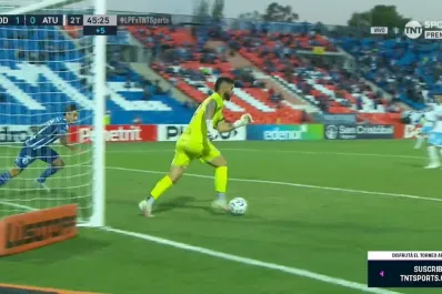 La osada jugada de Juan González que paralizó a los hinchas de Atlético Tucumán