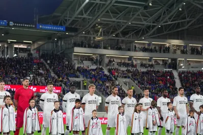 Los motivos por los que un equipo italiano jugó con una camiseta sin su escudo ni sus colores