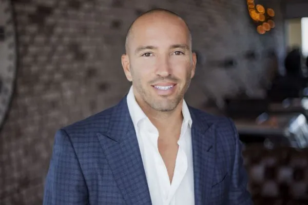 ¿Quién es el magnate inmobiliario que apoya a Doohan en el Gran Premio de Miami?