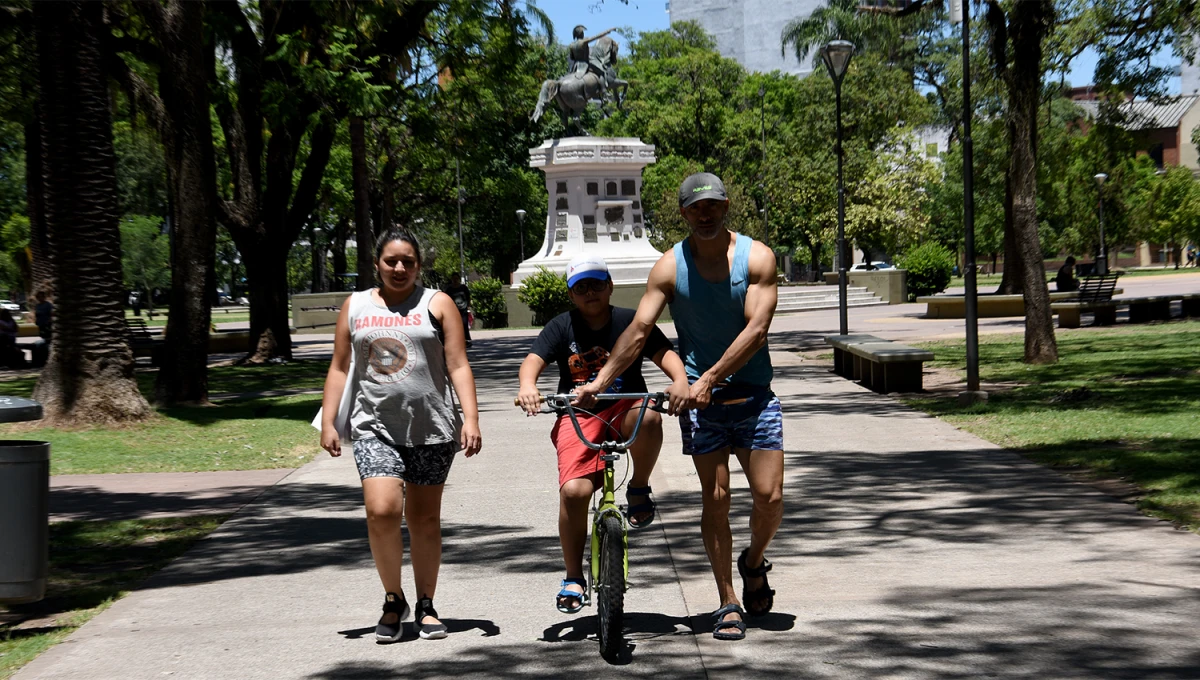 MUCHO SOL. Las primeras horas del miércoles el cielo permanecerá despejado.