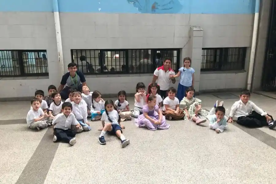 PRÁCTICA DOCENTE. Lucas durante una de sus prácticas preprofesionales.