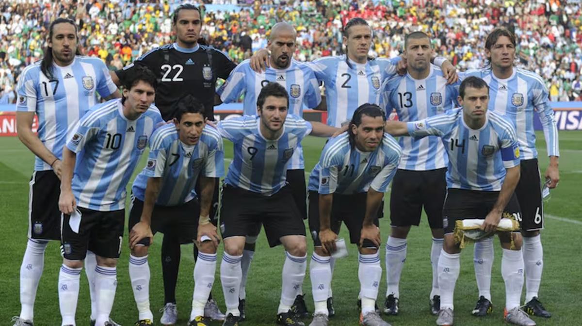 Jonás Gutiérrez, exjugador de la Selección Argentina, sorprende como artista callejero en Newcastle