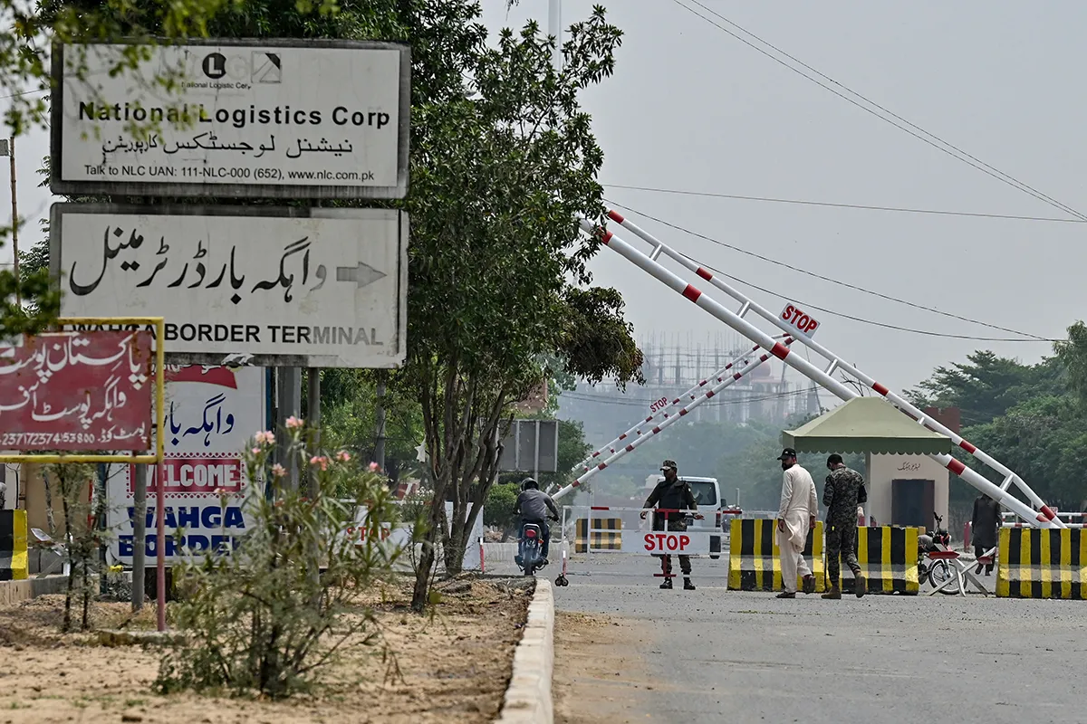 Por miedo a un ataque de la India, cierran escuelas religiosas en Cachemira