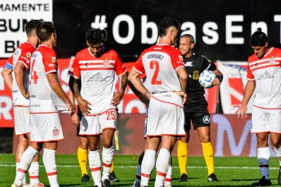 Argentinos goleó y alcanzó a Boca en la cima, Estudiantes clasificó pese al papelón