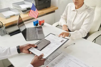 Estas son las carreras que podés ejercer en los Estados Unidos sin revalidar el título