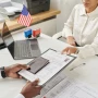 Estas son las carreras que podés ejercer en los Estados Unidos sin revalidar el título